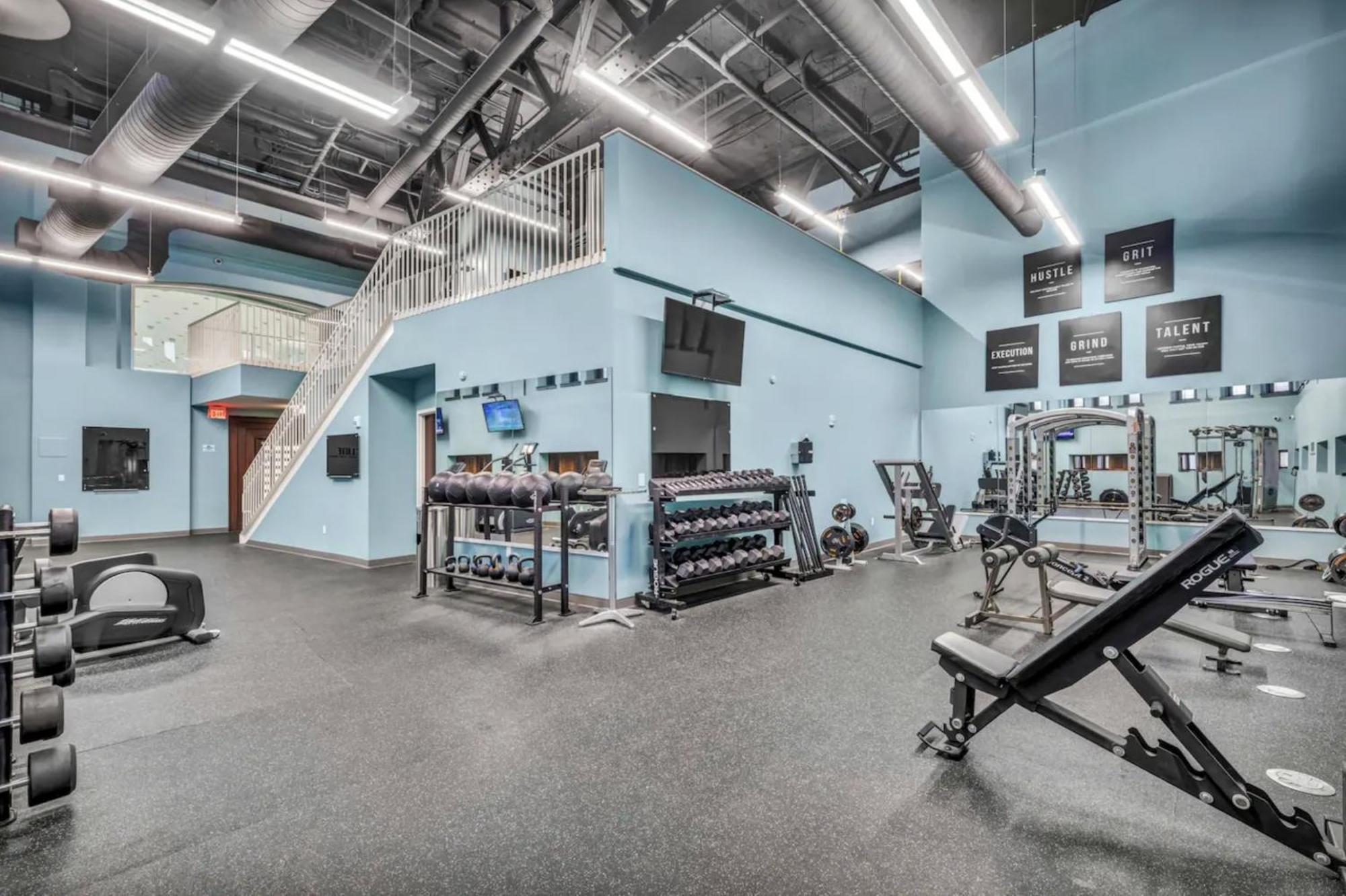 Heart Of Dt With Free Pool & Steam Plus Gym Luxe 812 Cleveland Eksteriør billede