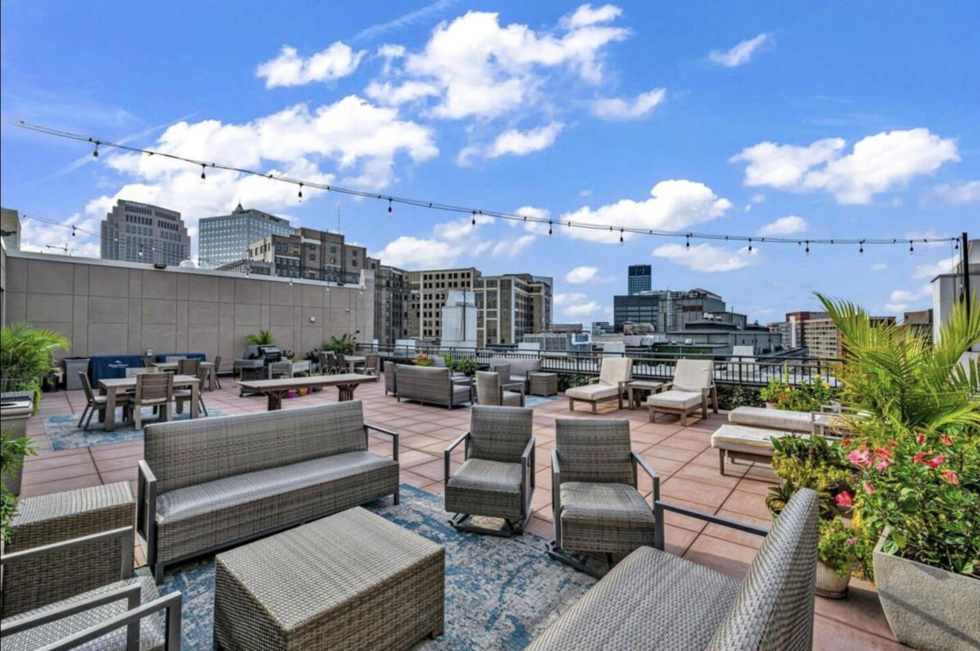 Heart Of Dt With Free Pool & Steam Plus Gym Luxe 812 Cleveland Eksteriør billede